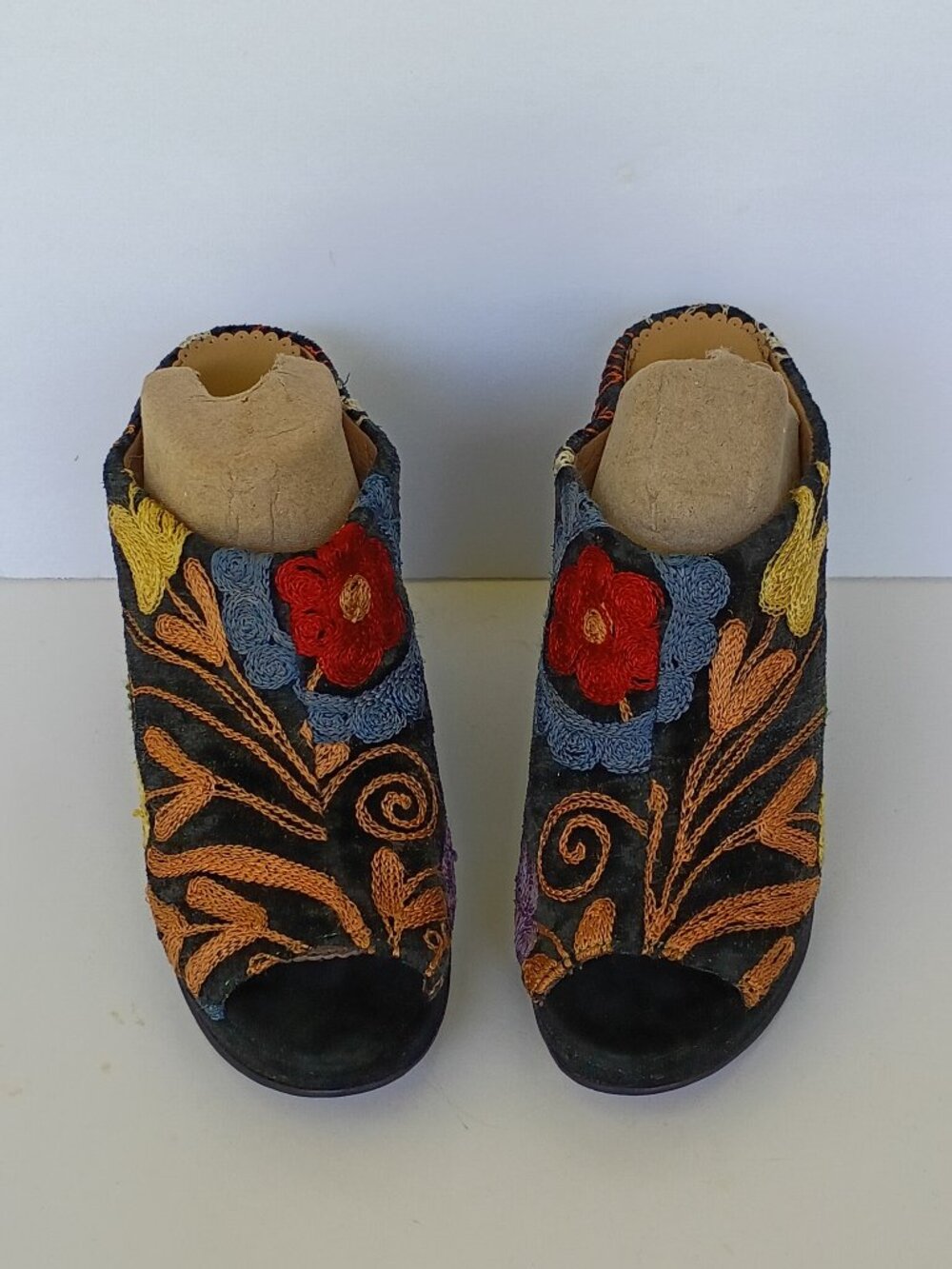 Zeyzani one of a kind Suzani embroidered wedge Size 39 / 8.5 US